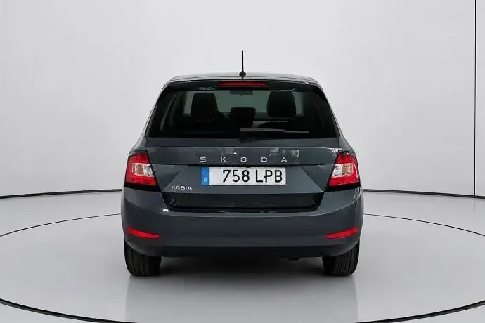 Usado Skoda Fabia Ambition 95 CV (69 kW) 2021 Utilitario