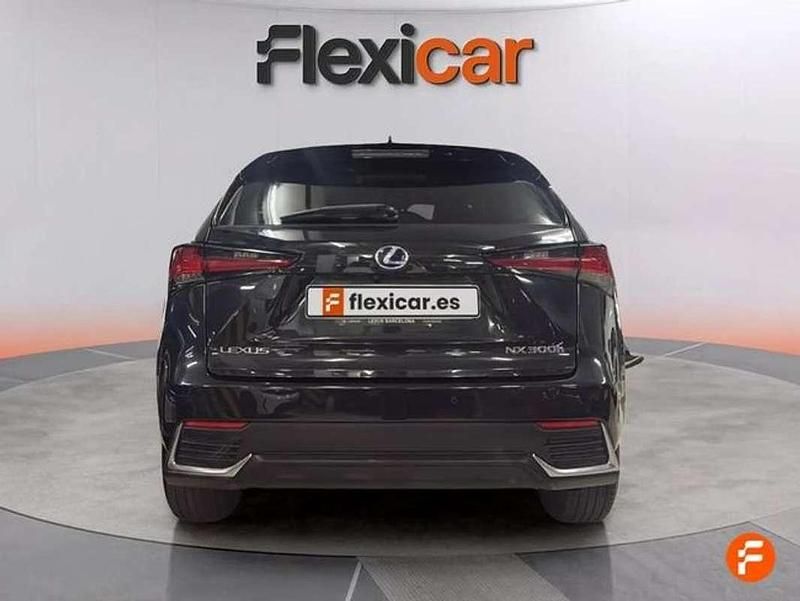 Usado Lexus NX350h 242 CV (177 kW) 2021 Negro SUV