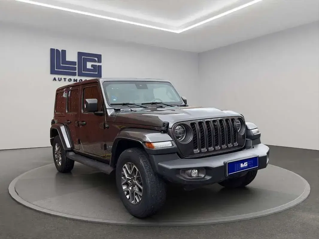 Usado Jeep Wrangler 381 CV (280 kW) 2021 Gris SUV