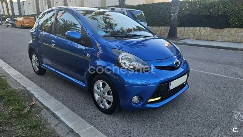 Occasion Toyota Aygo City 68 PK (50 kW) 2012 Blauw Hatchback