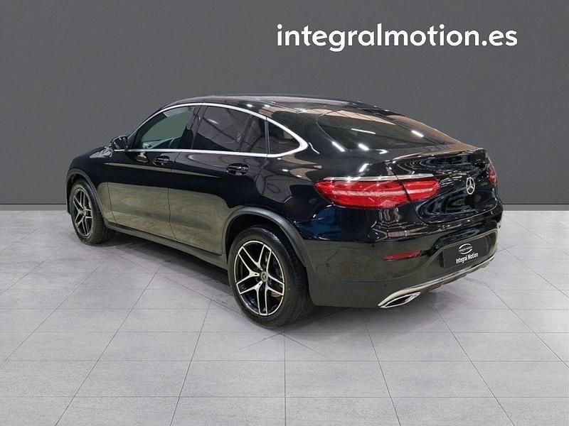 Usado Mercedes GLC220 170 CV (125 kW) 2019 Negro