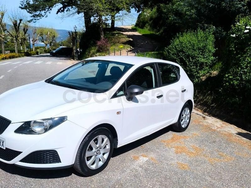 Usado Seat Ibiza Reference 90 HP (66 kW) 2012 Branco Sedan