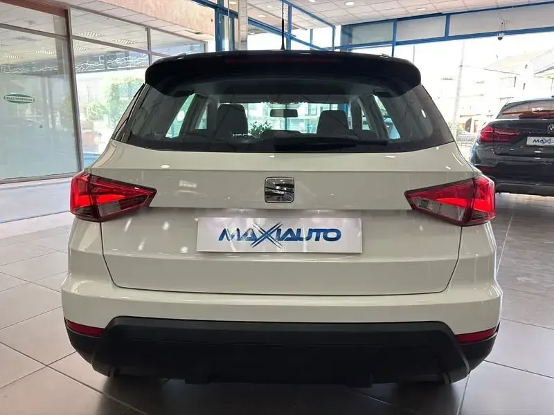 Usado Seat Arona Reference 95 CV (69 kW) 2020 Blanco SUV