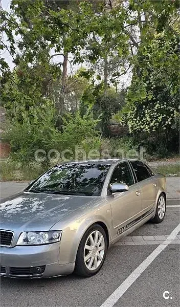 Usado Audi A4 Sport 163 CV (119 kW) 2004 Gris / plata Berlina