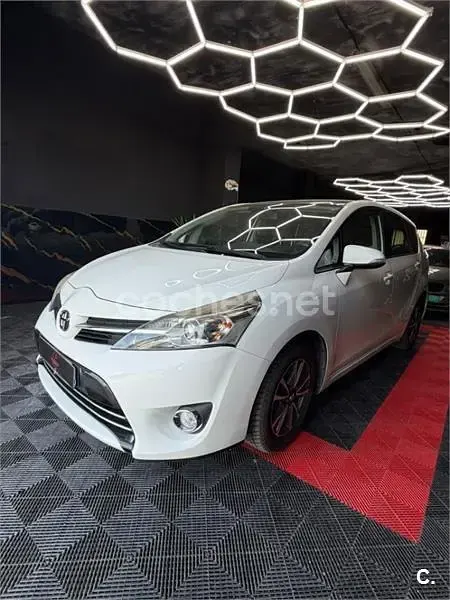 Usado Toyota Verso Comfort 112 CV (82 kW) 2014 Blanco Monovolumen