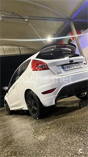 Usado Ford Fiesta Sport 90 CV (66 kW) 2009 Blanco Utilitario