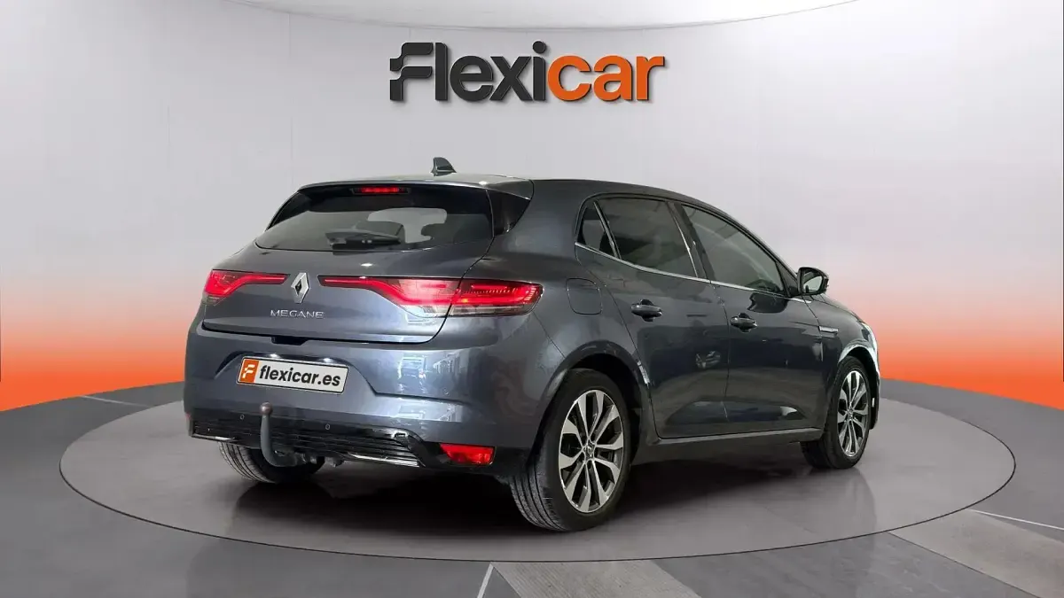 Usado Renault Mégane II Equilibre 115 CV (84 kW) 2023 Gris Berlina