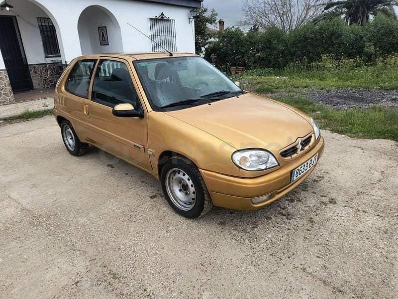 Usado Citroën Saxo 58 CV (42 kW) 2001 Amarillo Utilitario