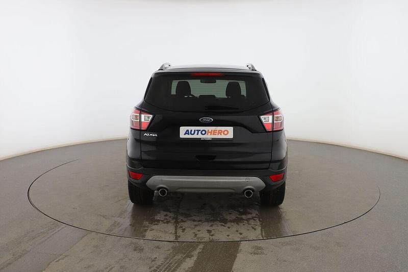 Usado Ford Kuga Trend+ 120 CV (88 kW) 2019 Negro SUV