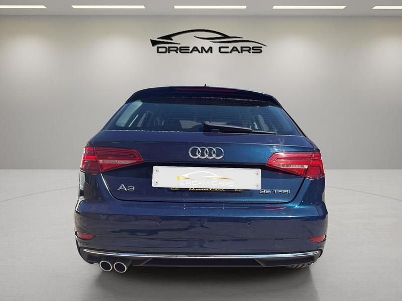 Usado Audi A3 Design 150 CV (110 kW) 2019 Azul Utilitario
