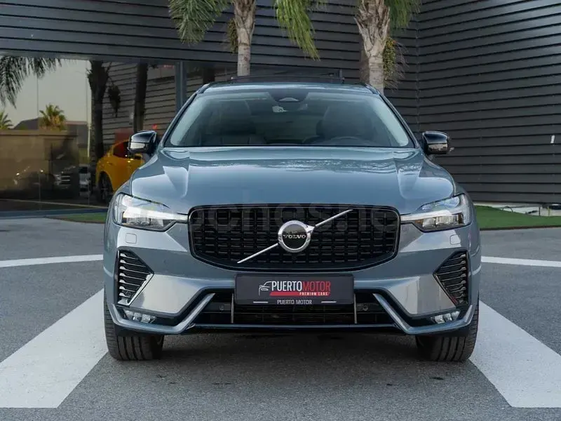 Usado Volvo XC60 R-Design 197 CV (144 kW) 2022 Gris / plata SUV