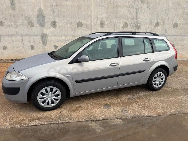 Usado Renault Mégane II Dynamique 120 CV (88 kW) 2004 Gris / plata Berlina