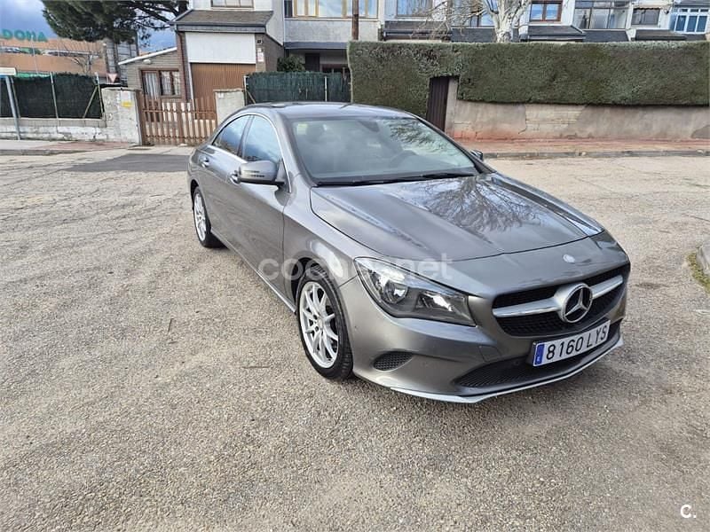 Usado Mercedes CLA220 177 CV (130 kW) 2017 Gris / plata Berlina