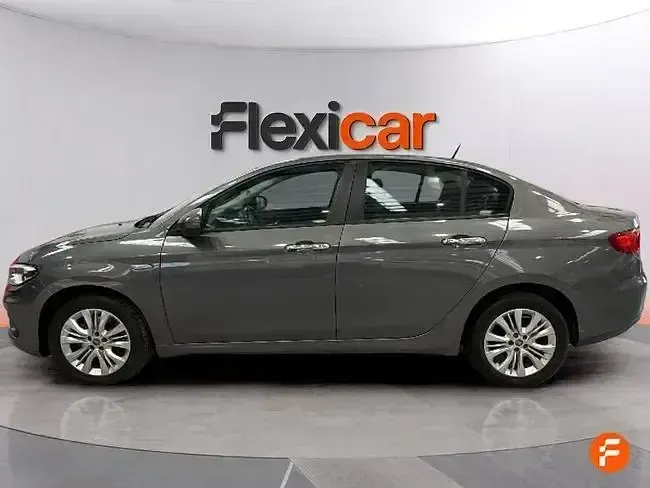 Usado Fiat Tipo Lounge 95 CV (69 kW) 2018 Gris Berlina
