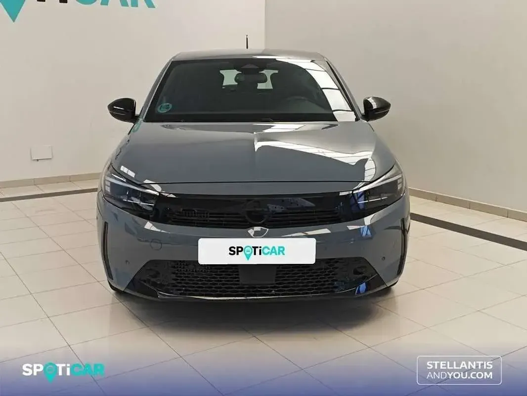Usado Opel Corsa 101 CV (74 kW) 2025 Gris Utilitario