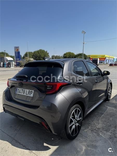 Gris / plata Usado 2021 Toyota Yaris Hybrid Style Berlina | 16.300 € (Super precio) - Imagen 1/4