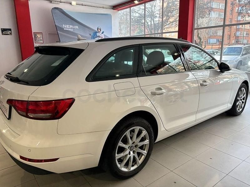 Usado Audi A4 122 HP (89 kW) 2018 Branco Carrinha