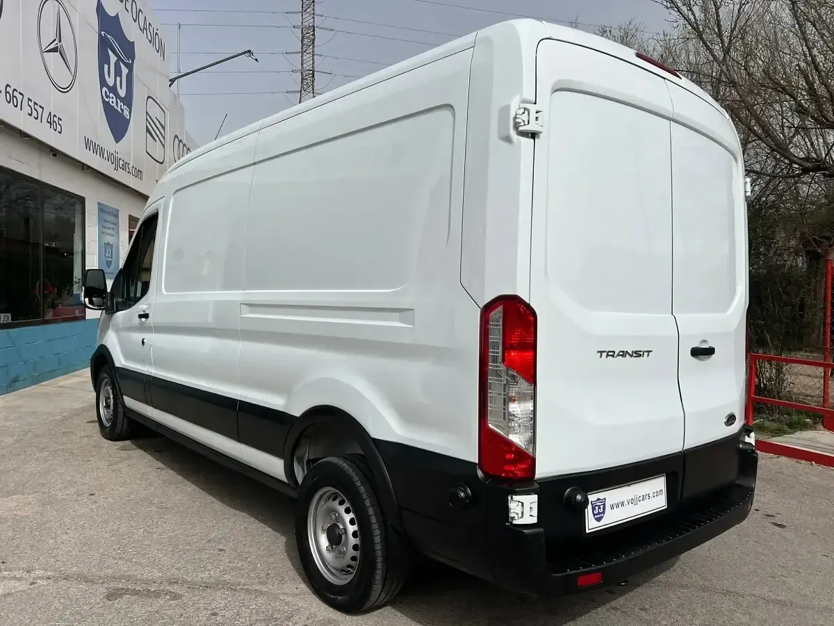 Usado Ford Transit Trend 130 CV (95 kW) 2022 Blanco Van