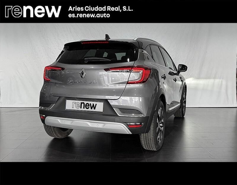 Usado Renault Captur Techno 90 CV (66 kW) 2024 Gris SUV
