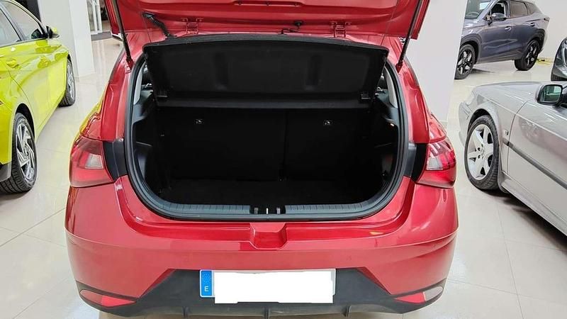 Usado Hyundai i20 101 CV (74 kW) 2022 Burdeos Utilitario