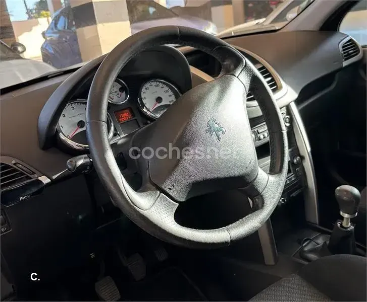 Usado Peugeot 207 Premium 90 CV (66 kW) 2007 Negro Berlina