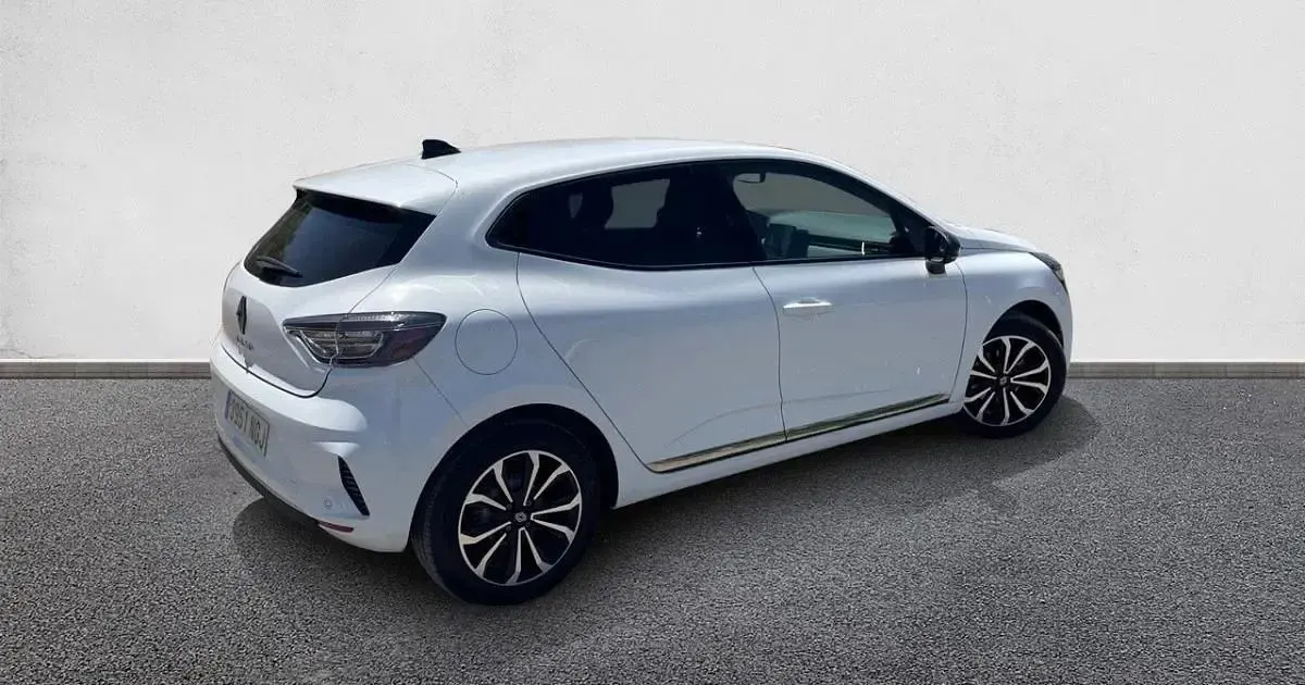 Usado Renault Clio Techno 100 CV (73 kW) 2025 Utilitario