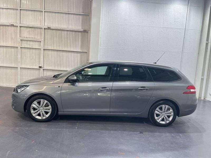 Usado Peugeot 308 SW Active 120 CV (88 kW) 2016 Gris Familiar