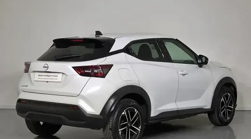 Usado Nissan Juke N-Connecta 114 CV (83 kW) 2025 Lunar white (metalizado) monotono SUV