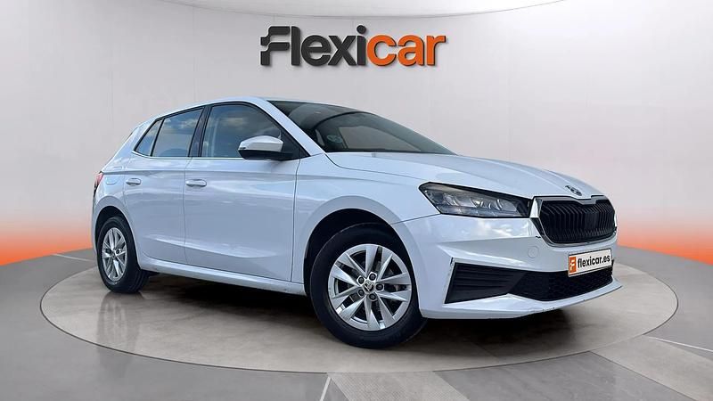 Usado Skoda Fabia Ambition 95 CV (69 kW) 2022 Blanco Utilitario