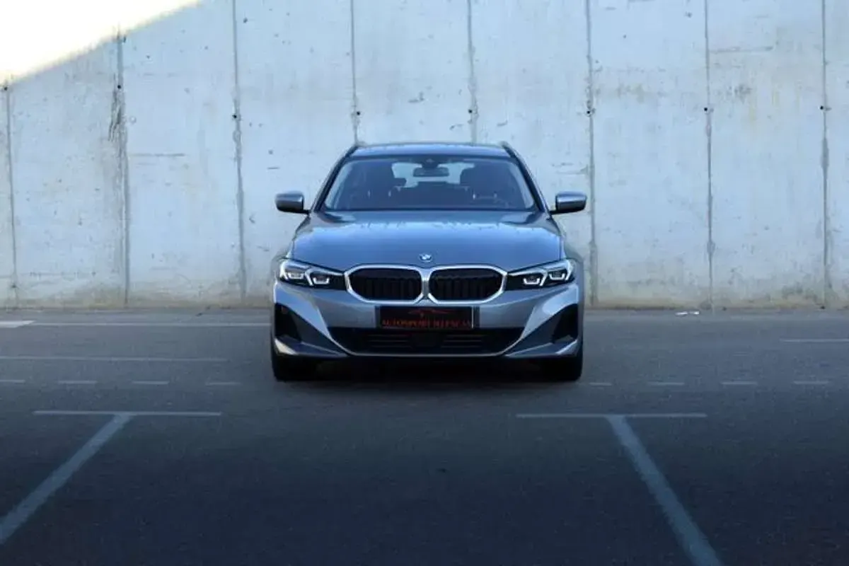 Usado BMW 330e Sport Line 292 CV (214 kW) 2023 Gris Familiar