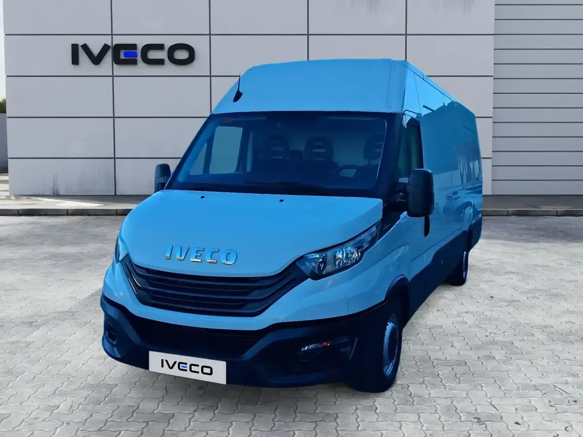 Usado Iveco Daily 156 CV (114 kW) 2023 Blanco Van