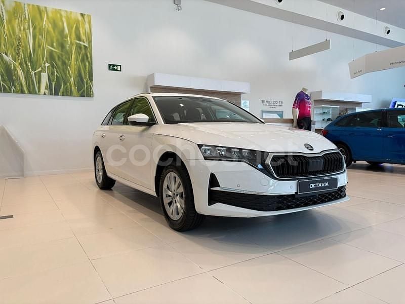 Blanco Nuevo 2025 Skoda Octavia Selection Familiar | 34.000 € (Precio justo) - Imagen 1/4