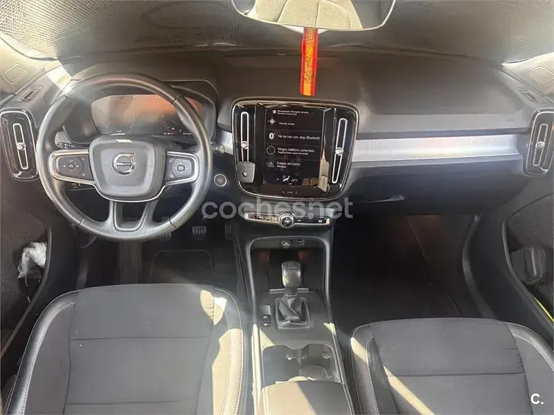 Usado Volvo XC40 Business Edition 150 CV (110 kW) 2019 Rojo SUV