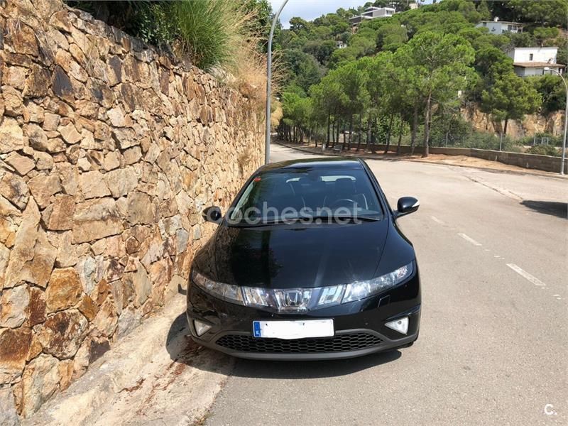 Negro Usado 2006 Honda Civic Executive Berlina | 6900 € (Precio justo) - Imagen 1/4