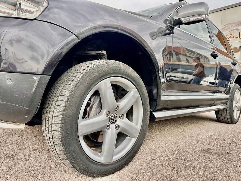 Usado VW Touareg 225 CV (165 kW) 2007 Negro SUV