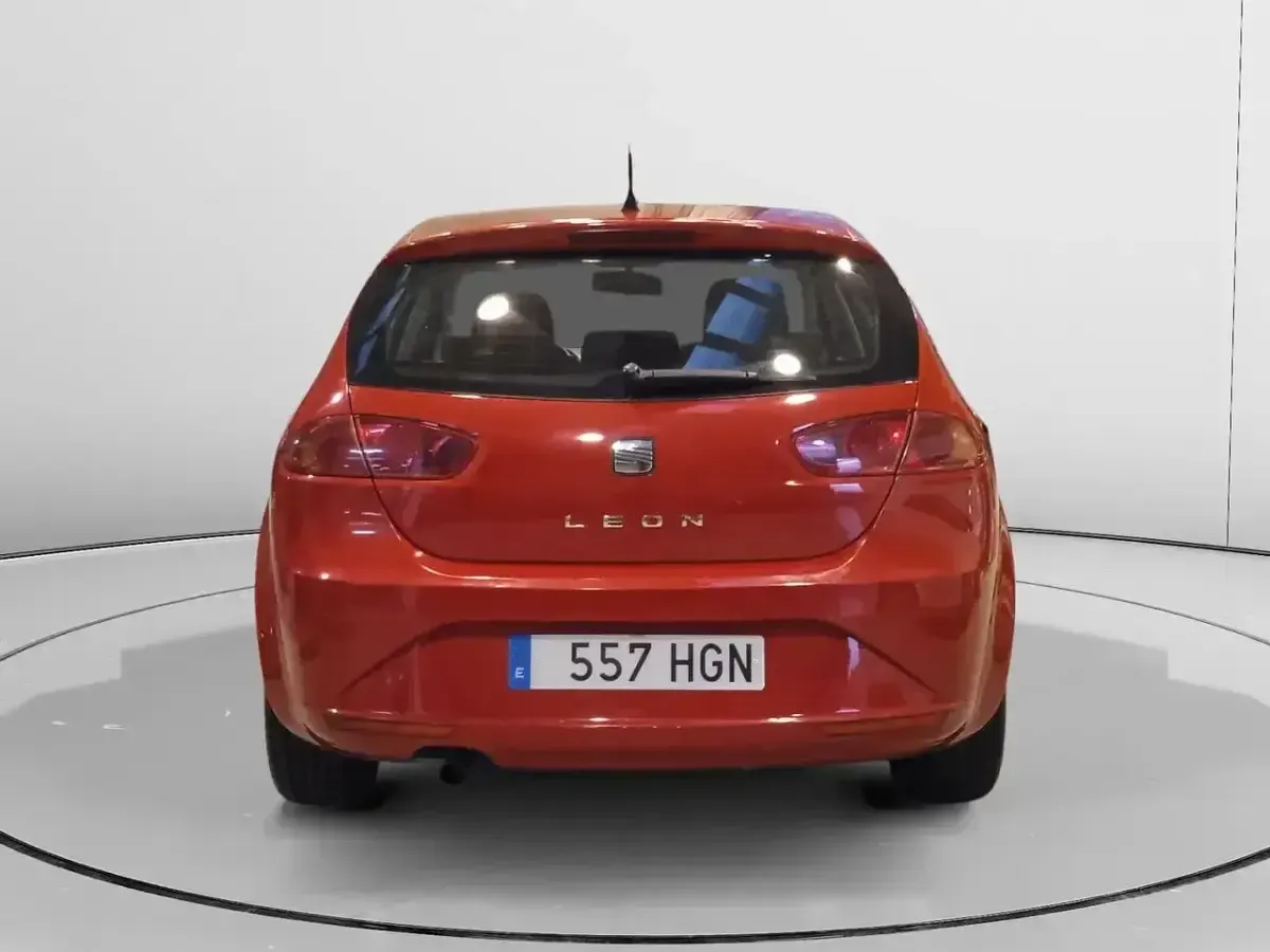 Usado Seat Leon Copa 105 CV (77 kW) 2011 Rojo Berlina