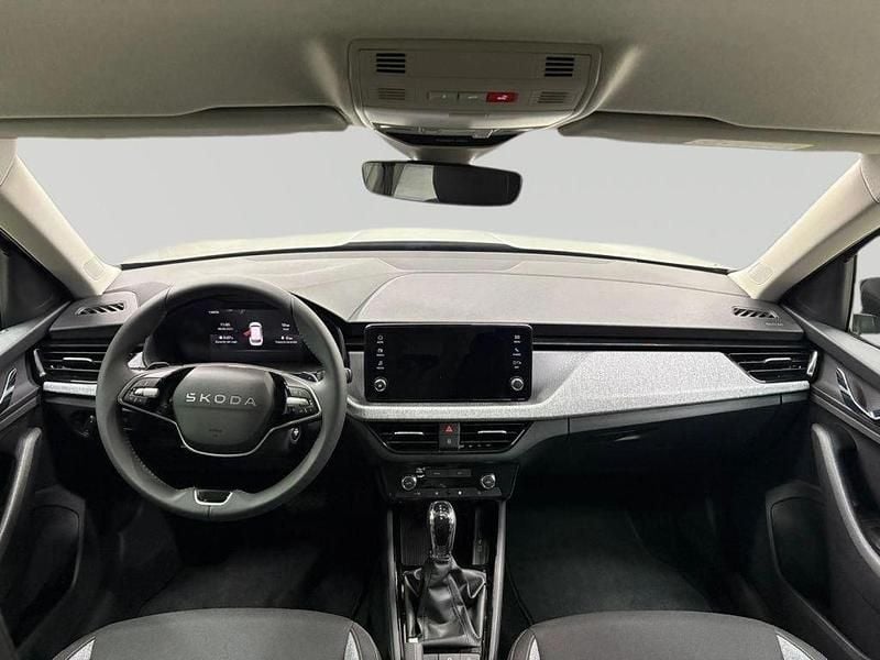 Usado Skoda Kamiq Selection 115 CV (84 kW) 2025 Negro SUV