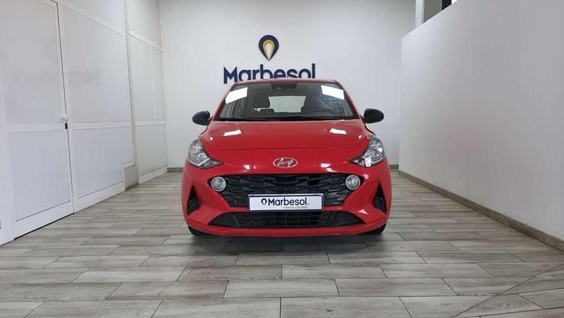 Usado Hyundai i10 67 CV (49 kW) 2020 Rojo Utilitario