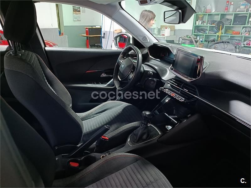 Usado Peugeot 2008 Active 100 CV (73 kW) 2020 Blanco SUV