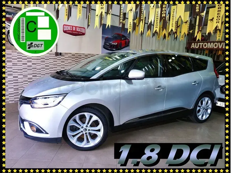 Usado Renault Grand Scénic IV Zen 120 CV (88 kW) 2019 Gris / plata Monovolumen