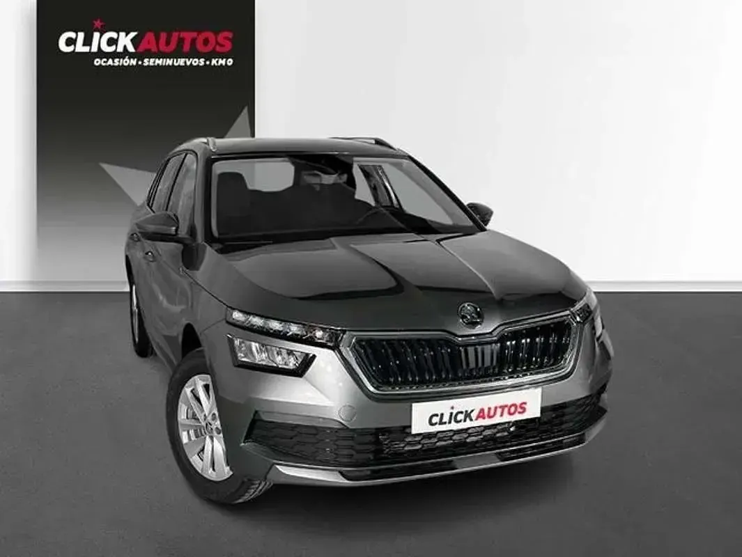 Usado Skoda Kamiq Ambition 95 CV (69 kW) 2024 Gris SUV