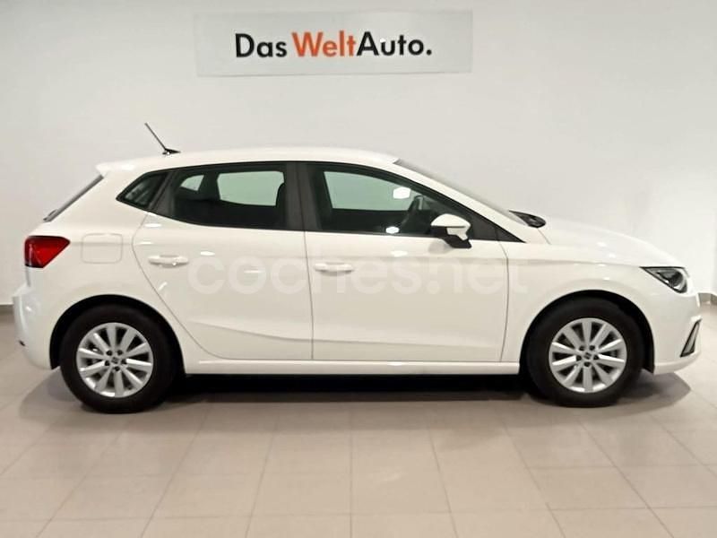 Usado Seat Ibiza Style Plus 110 CV (80 kW) 2022 Blanco Berlina