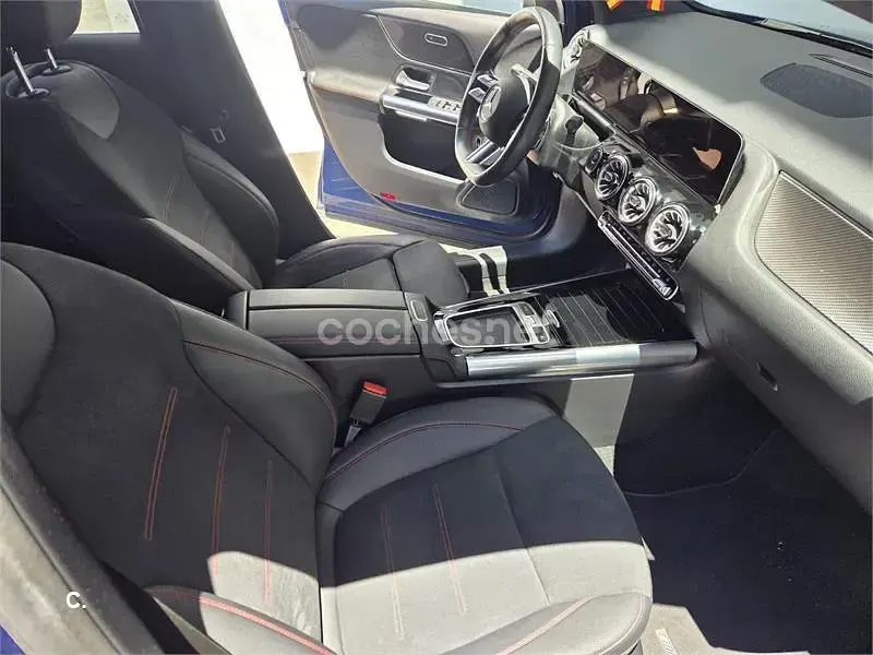 Usado Mercedes GLA250 218 CV (160 kW) 2023 Azul SUV