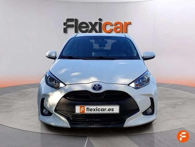 Usado Toyota Yaris Hybrid Active 116 CV (85 kW) 2022 Blanco Utilitario