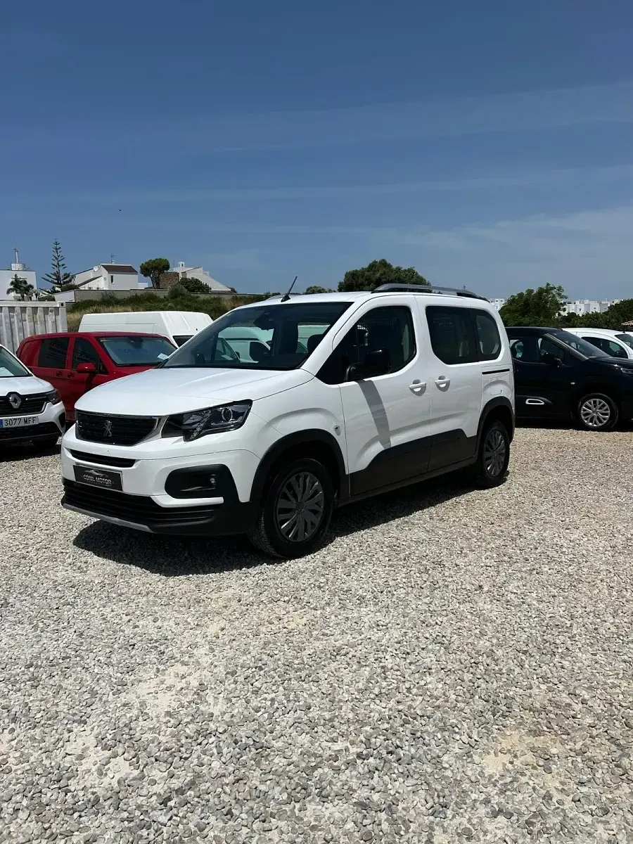 Usado Peugeot Rifter Active 102 CV (75 kW) 2022 Blanco Monovolumen