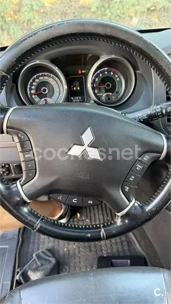 Usado Mitsubishi Montero Motion 200 CV (147 kW) 2011 Marrón SUV