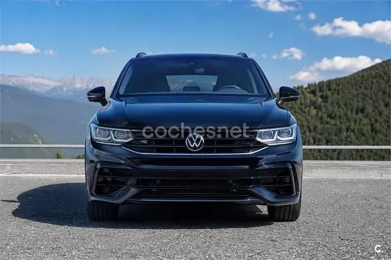 Usado VW Tiguan R-line 320 CV (235 kW) 2023 Negro SUV