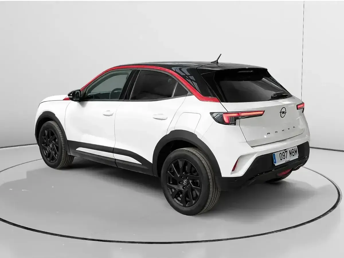 Usado Opel Mokka GS Line 130 CV (95 kW) 2022 Blanco SUV