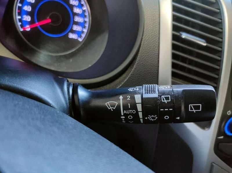 Usado Hyundai ix20 Comfort 116 CV (85 kW) 2014 Negro Utilitario