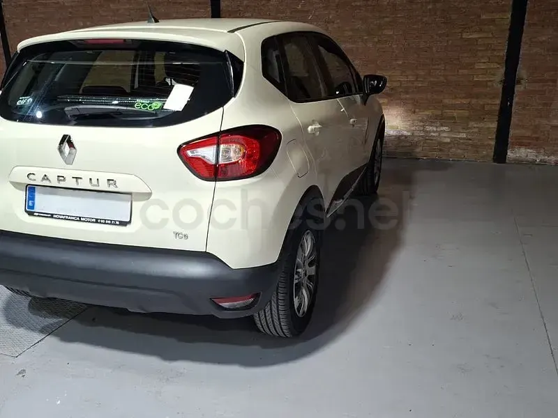 Usado Renault Captur Intens 120 CV (88 kW) 2015 Blanco SUV